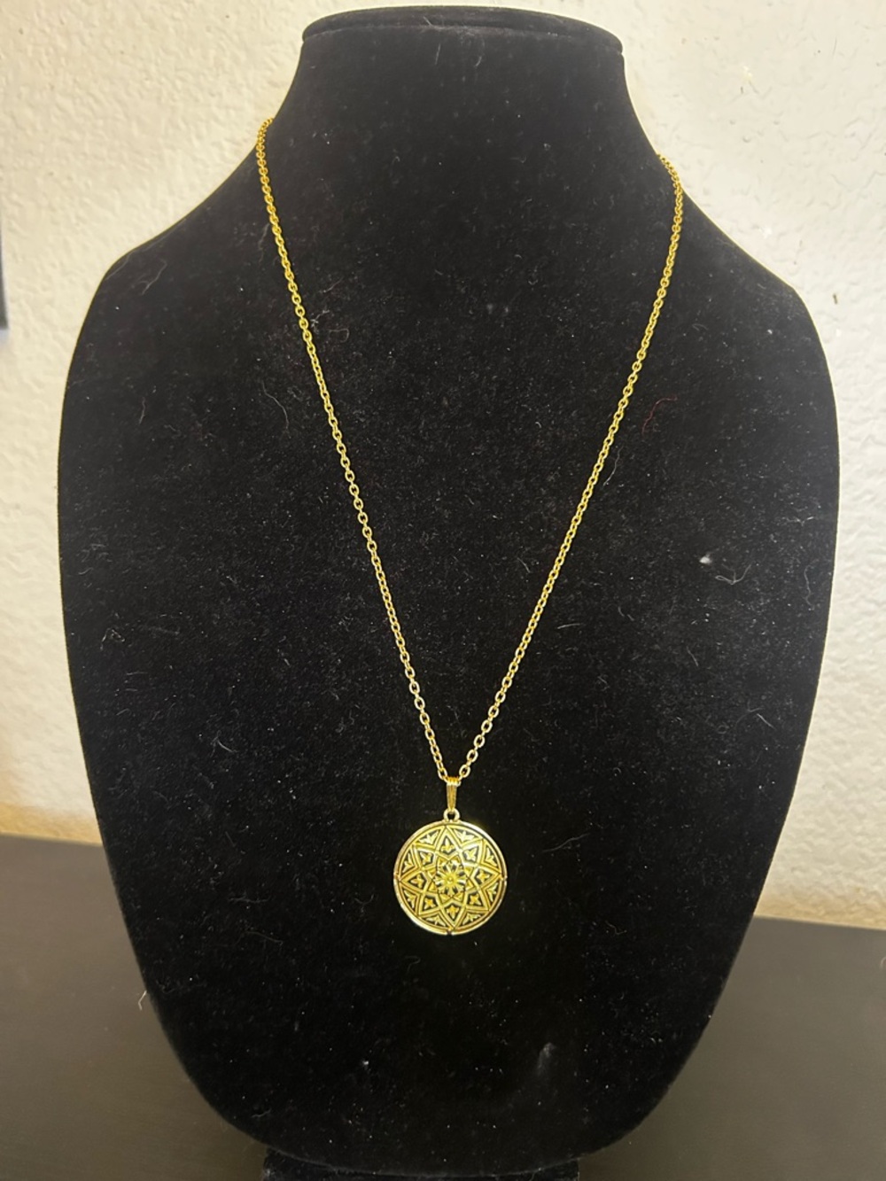 Gold Geometric Pendant Necklace - Women Jewelry